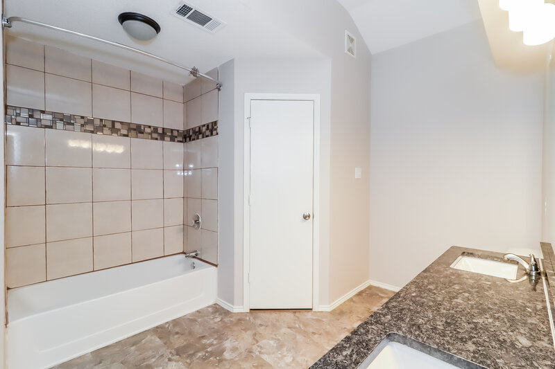 2,775/Mo, 8728 Trinity Vista Trail Hurst, TX 76053 Bathroom View 2