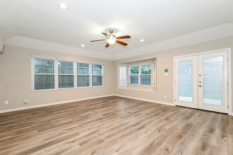 2,490/Mo, 1814 Uvalde St Mesquite, TX 75150 Living Room View 2