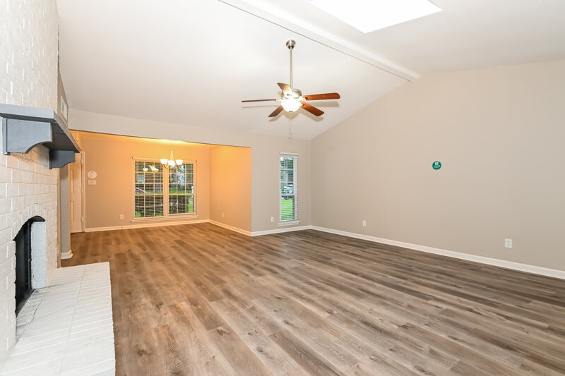 2,490/Mo, 1814 Uvalde St Mesquite, TX 75150 Living Room View 3