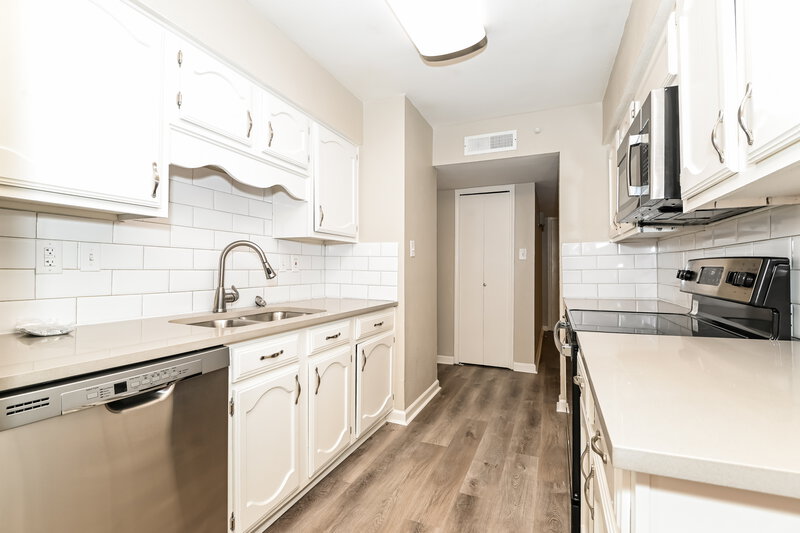 2,490/Mo, 1814 Uvalde St Mesquite, TX 75150 Kitchen View