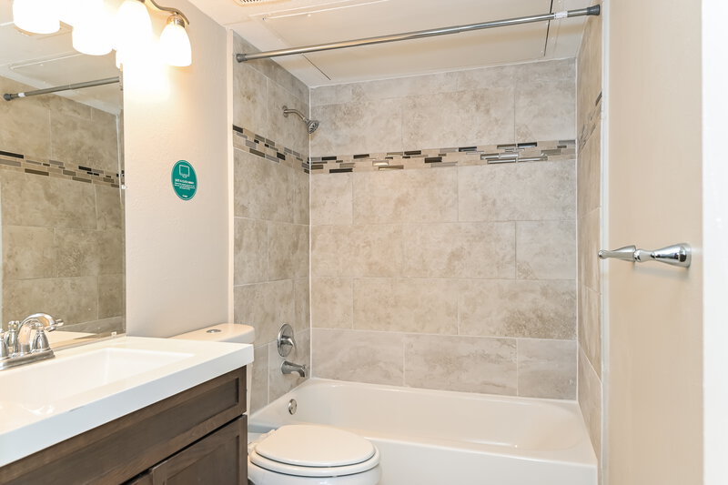 2,490/Mo, 1814 Uvalde St Mesquite, TX 75150 Bathroom View