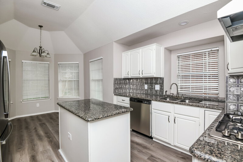 2,710/Mo, 6729 Greenleaf Dr North Richland Hills, TX 76182 Kitchen View