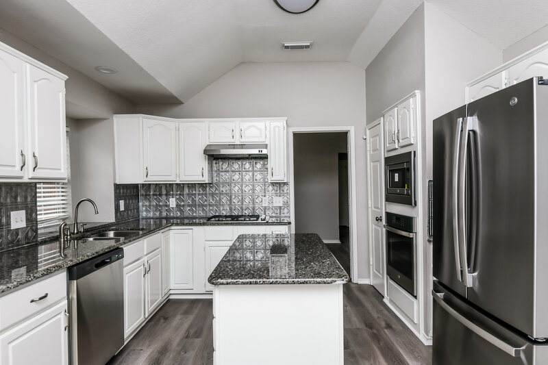 2,710/Mo, 6729 Greenleaf Dr North Richland Hills, TX 76182 Kitchen View 2