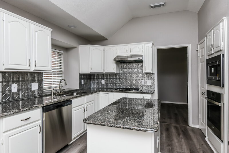 2,710/Mo, 6729 Greenleaf Dr North Richland Hills, TX 76182 Kitchen View 3