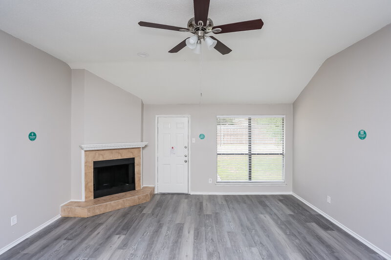 1,700/Mo, 3012 Creekwood Ln Fort Worth, TX 76123 Living Room View