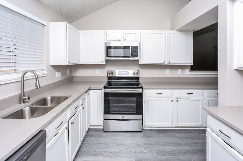 1,700/Mo, 3012 Creekwood Ln Fort Worth, TX 76123 Kitchen View 2