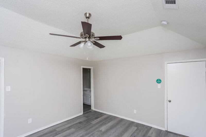 1,700/Mo, 3012 Creekwood Ln Fort Worth, TX 76123 Main Bedroom View 2