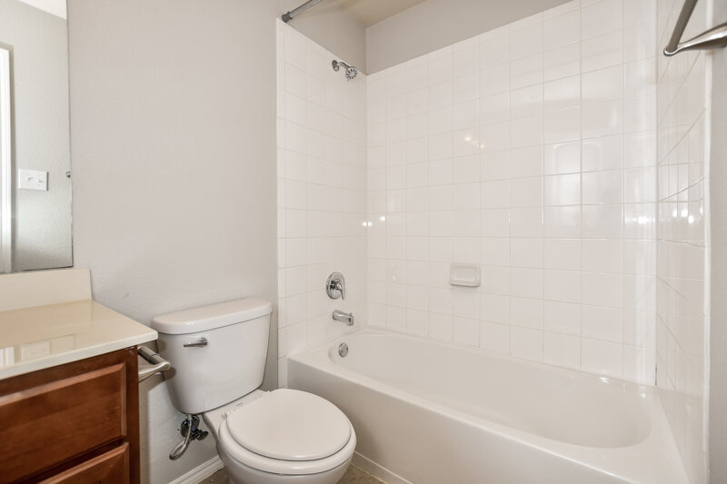 2,440/Mo, 2444 French St Fate, TX 75189 Bathroom View