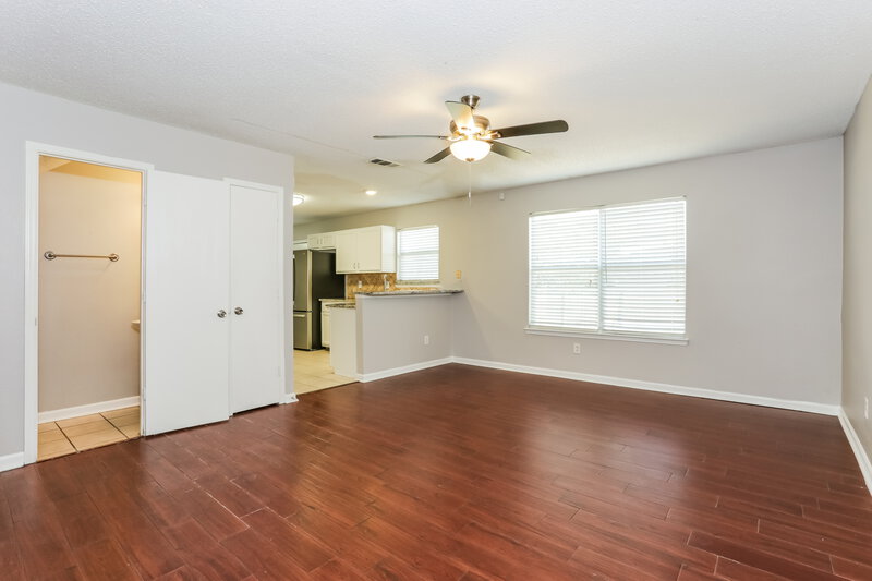 1,900/Mo, 8104 Gardengate Ct Fort Worth, TX 76137 Living Room View 2