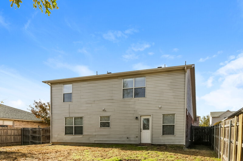 1,900/Mo, 8104 Gardengate Ct Fort Worth, TX 76137 Rear View 2