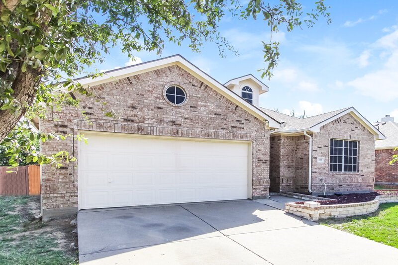2,150/Mo, 709 Lone Pine Dr Little Elm, TX 75068 Front View