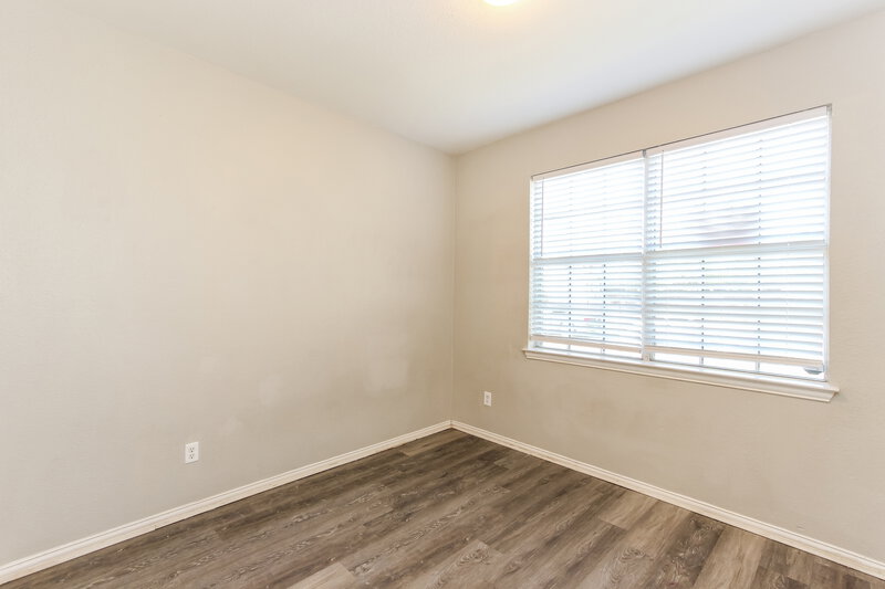 2,150/Mo, 709 Lone Pine Dr Little Elm, TX 75068 Bedroom View 2