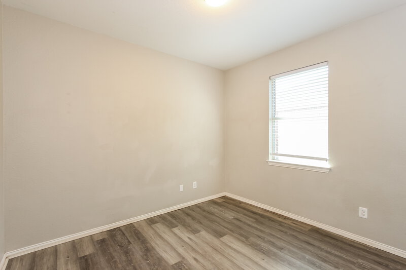 2,150/Mo, 709 Lone Pine Dr Little Elm, TX 75068 Bedroom View 3