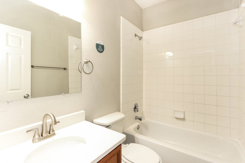 2,150/Mo, 709 Lone Pine Dr Little Elm, TX 75068 Bathroom View