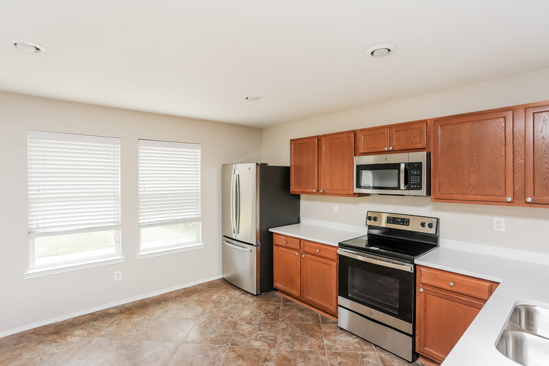 2,315/Mo, 12704 Foxpaw Trail Fort Worth, TX 76244 Kitchen View