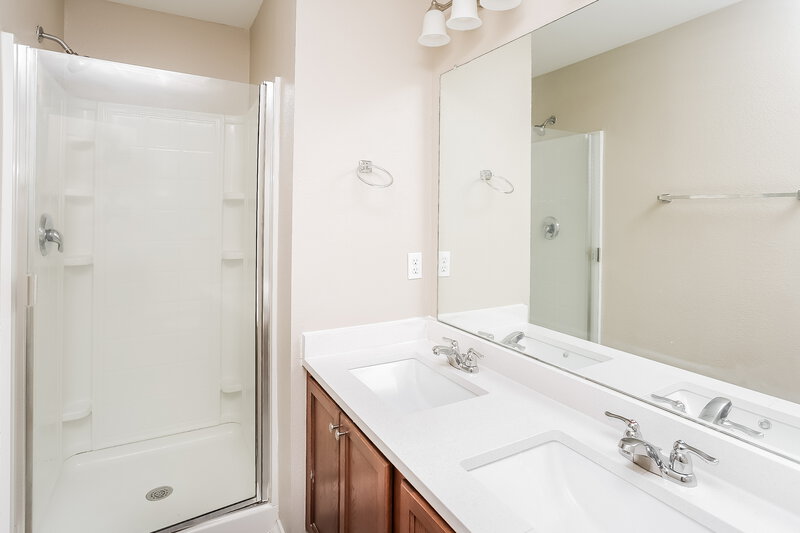 2,315/Mo, 12704 Foxpaw Trail Fort Worth, TX 76244 Main Bathroom View