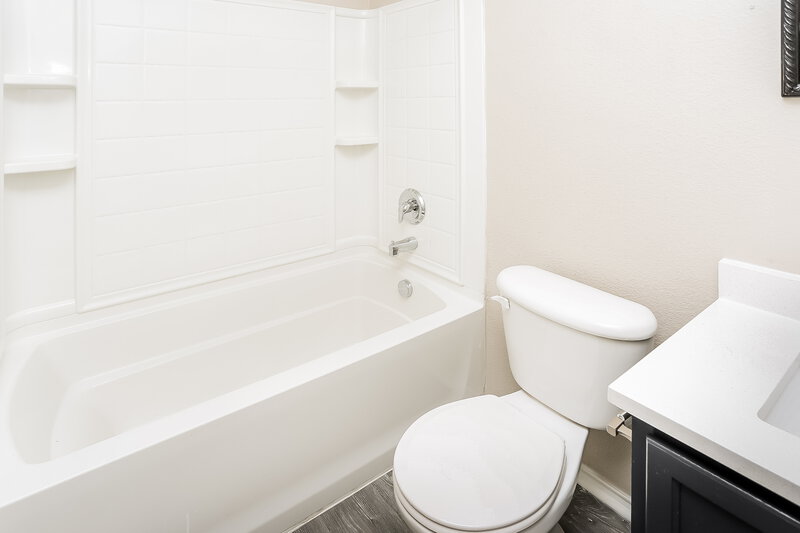 2,315/Mo, 12704 Foxpaw Trail Fort Worth, TX 76244 Bathroom View