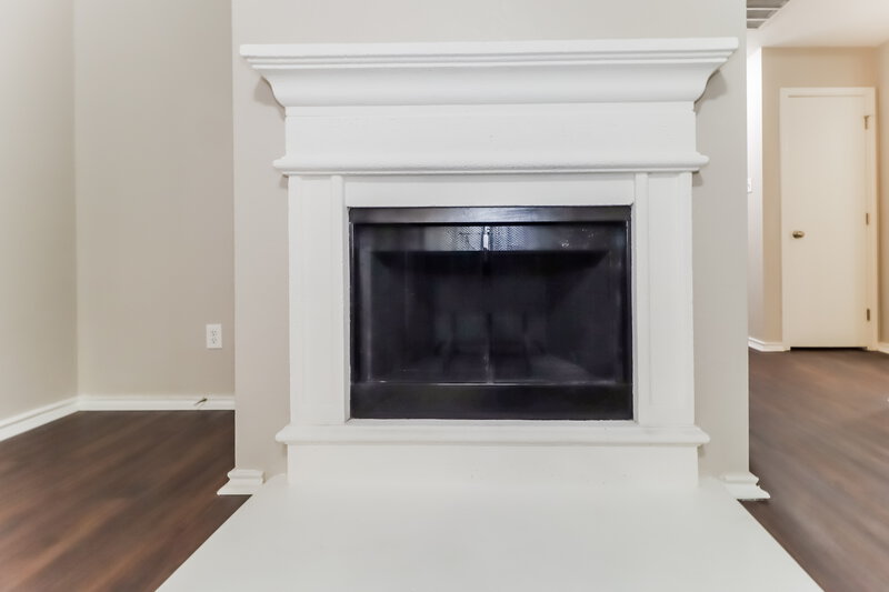 2,165/Mo, 3011 San Martin Dr Arlington, TX 76010 Living Room View