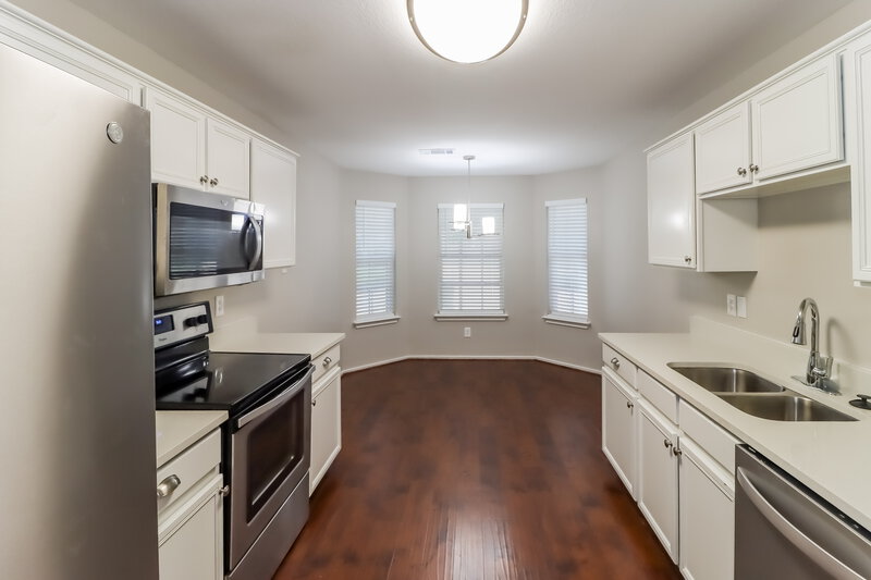 2,165/Mo, 3011 San Martin Dr Arlington, TX 76010 Kitchen View