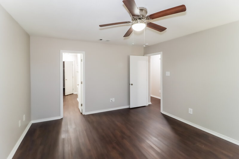 2,165/Mo, 3011 San Martin Dr Arlington, TX 76010 Main Bedroom View