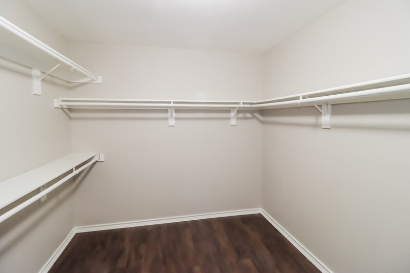 2,165/Mo, 3011 San Martin Dr Arlington, TX 76010 Walk In Closet View