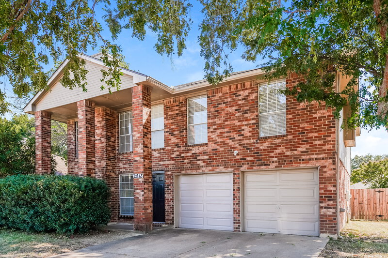 2,565/Mo, 2843 Red Oak Dr Grand Prairie, TX 75052 Front View 2