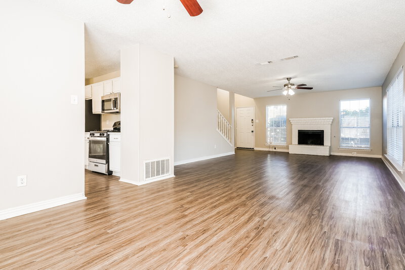 2,565/Mo, 2843 Red Oak Dr Grand Prairie, TX 75052 Living Room View 2
