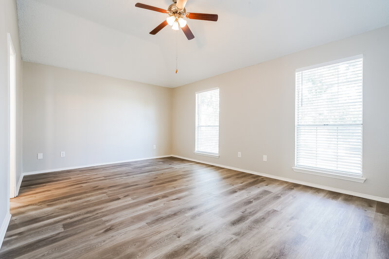 2,565/Mo, 2843 Red Oak Dr Grand Prairie, TX 75052 Main Bedroom View