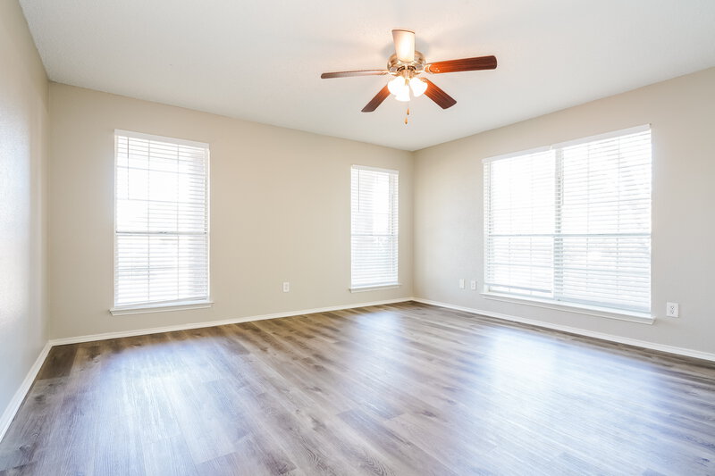 2,565/Mo, 2843 Red Oak Dr Grand Prairie, TX 75052 Bedroom View