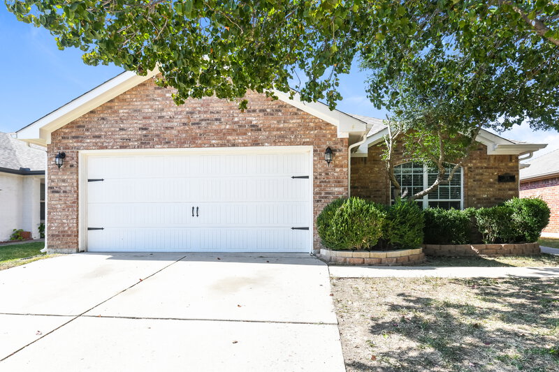 2,305/Mo, 324 Memory Dr Fort Worth, TX 76108 External View