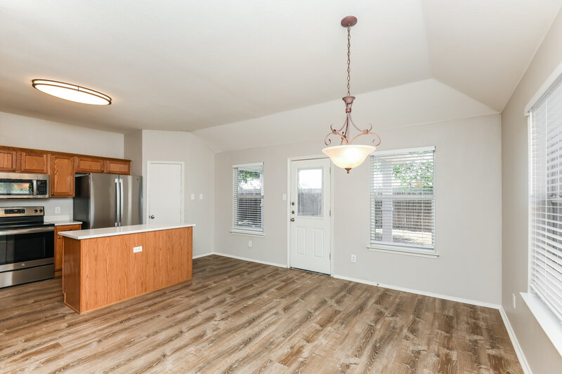 2,305/Mo, 324 Memory Dr Fort Worth, TX 76108 Dining Room View 2