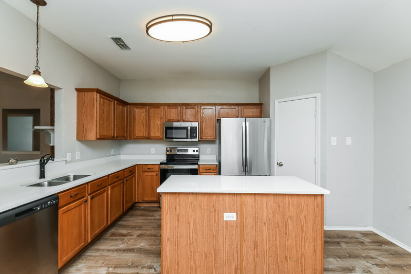 2,305/Mo, 324 Memory Dr Fort Worth, TX 76108 Kitchen View