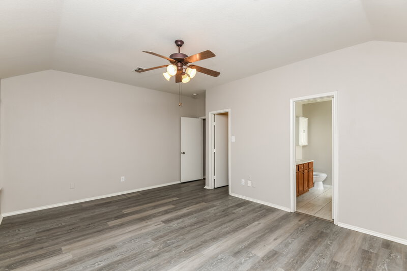 2,305/Mo, 324 Memory Dr Fort Worth, TX 76108 Main Bedroom View 2