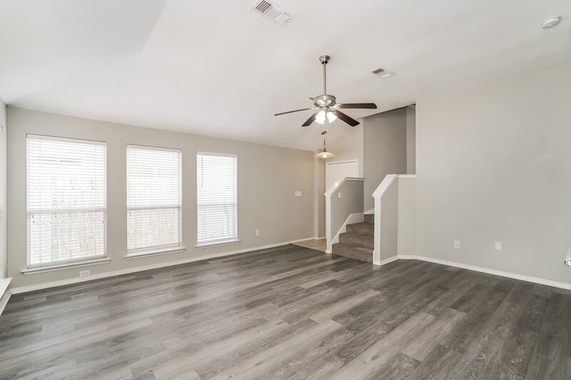 2,290/Mo, 809 Pace Dr Denton, TX 76209 Living Room View 2