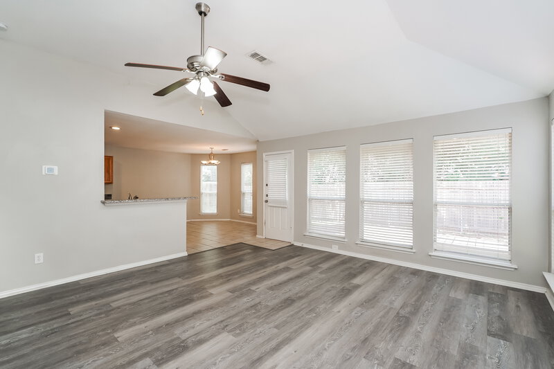 2,290/Mo, 809 Pace Dr Denton, TX 76209 Living Room View 4