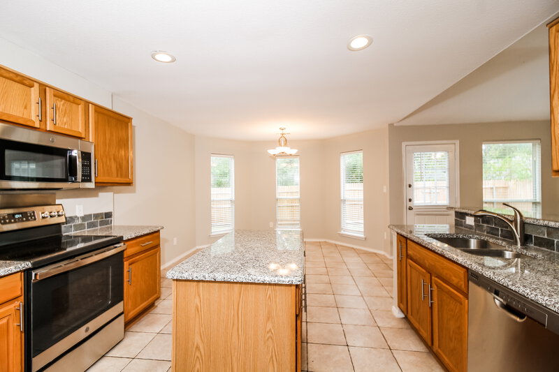 2,560/Mo, 809 Pace Dr Denton, TX 76209 Kitchen View 2