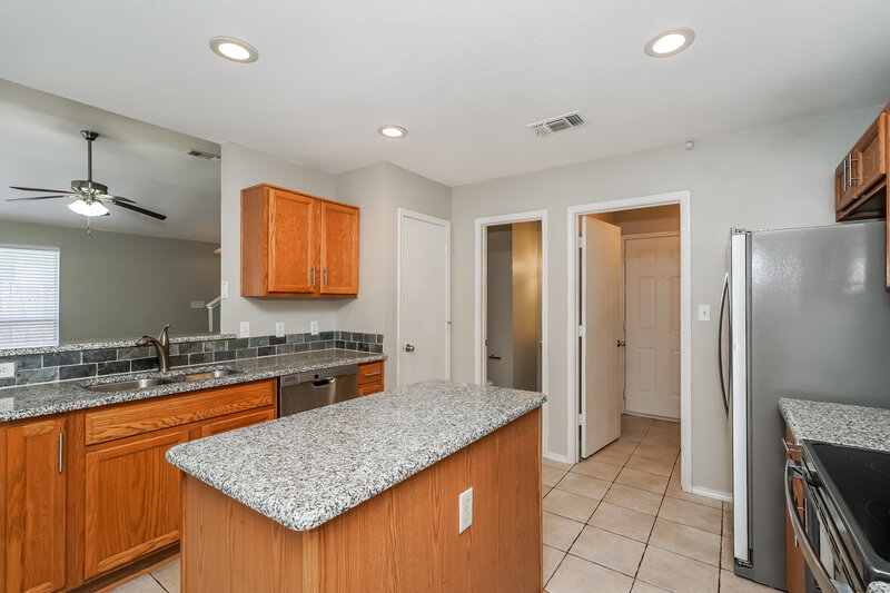 2,290/Mo, 809 Pace Dr Denton, TX 76209 Kitchen View 2