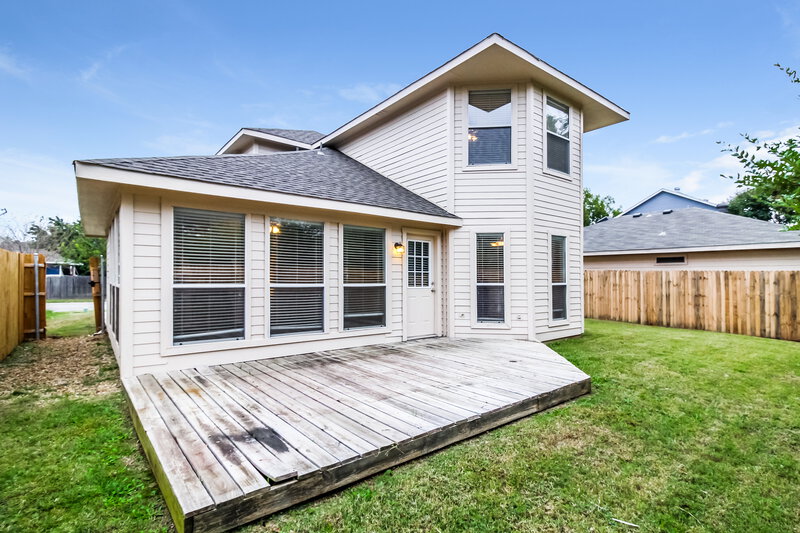 2,560/Mo, 809 Pace Dr Denton, TX 76209 Rear View