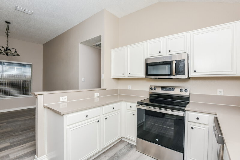 1,715/Mo, 10509 Shadywood Dr Fort Worth, TX 76140 Kitchen View