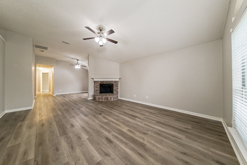 2,140/Mo, 5828 Heatherglen Ter Fort Worth, TX 76179 Living Room View 2