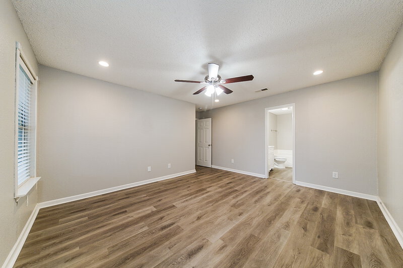 2,140/Mo, 5828 Heatherglen Ter Fort Worth, TX 76179 Main Bedroom View