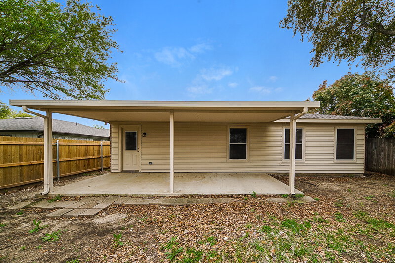 2,140/Mo, 5828 Heatherglen Ter Fort Worth, TX 76179 Rear View 2