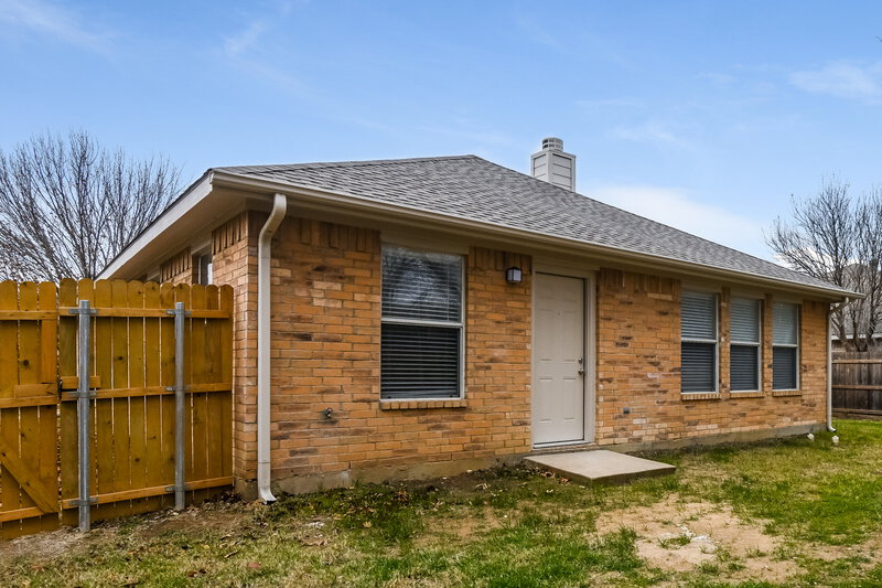 2,165/Mo, 360 Marsha St Saginaw, TX 76179 Rear View