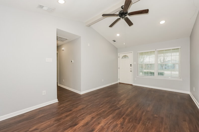 1,785/Mo, 808 Quinette Dr Seagoville, TX 75159 Living Room View