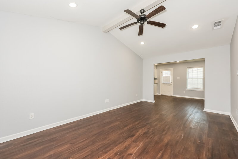 1,785/Mo, 808 Quinette Dr Seagoville, TX 75159 Living Room View 3