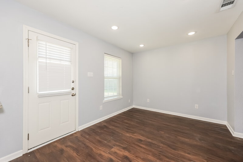 1,785/Mo, 808 Quinette Dr Seagoville, TX 75159 Dining Room View