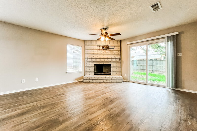 1,935/Mo, 8213 Newport Dr Rowlett, TX 75089 Living Room View 3