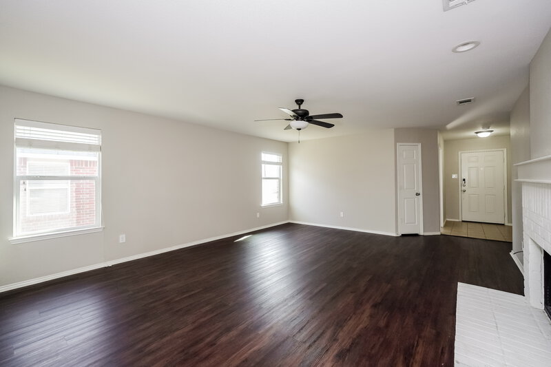 2,400/Mo, 340 Amethyst Dr Fort Worth, TX 76131 Living Room View