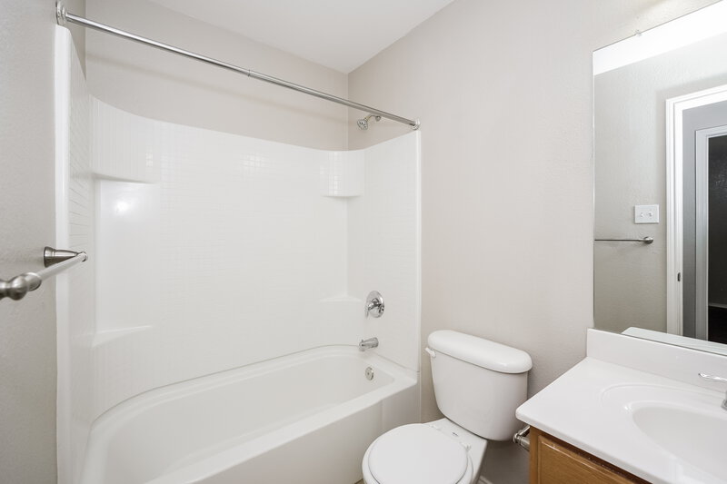 2,400/Mo, 340 Amethyst Dr Fort Worth, TX 76131 Bathroom View