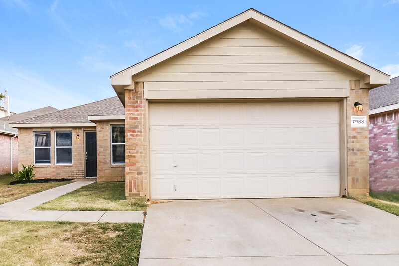 2,060/Mo, 7933 Meadow View Tr Fort Worth, TX 76120 External View